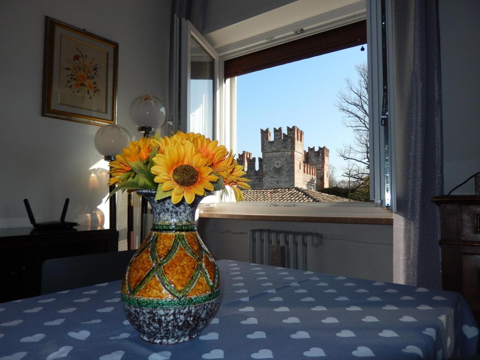 Appartamento Heidi In Centro Storico Lazise Buitenkant foto